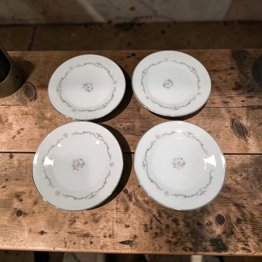 Signature Collection Petite Bouquet Bread Plates, Set Of 4, Floral Tableware